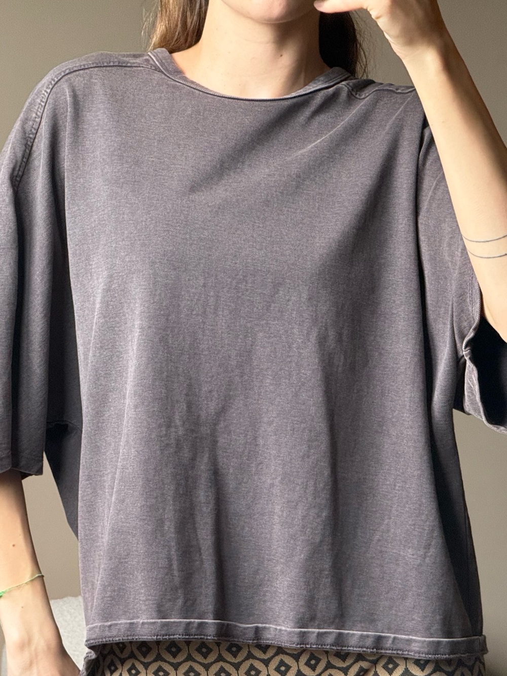 Zara Relaxed Crewneck Women’s Top in Faded Gray